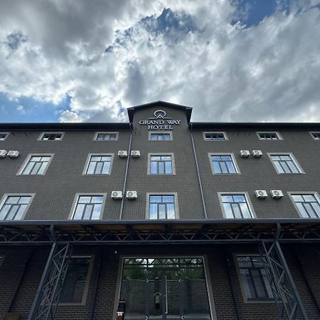 Grand Way Hotel تاراز المظهر الخارجي الصورة
