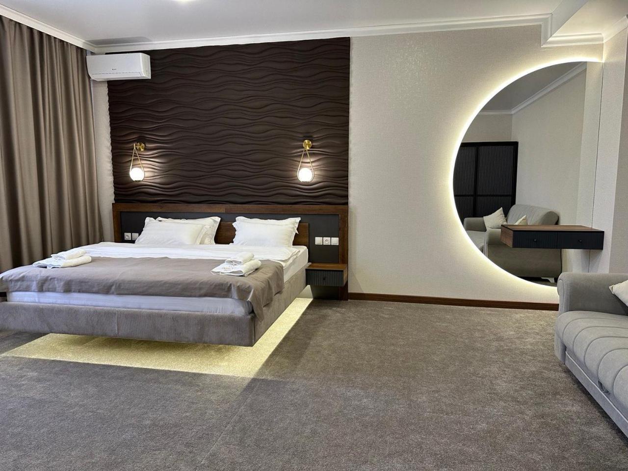 Grand Way Hotel تاراز المظهر الخارجي الصورة