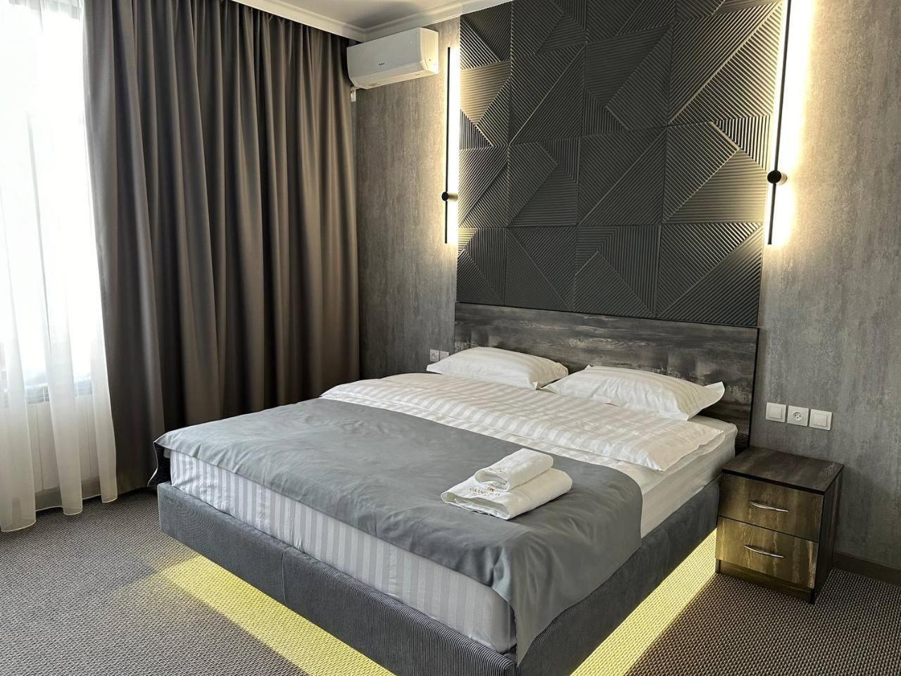 Grand Way Hotel تاراز المظهر الخارجي الصورة