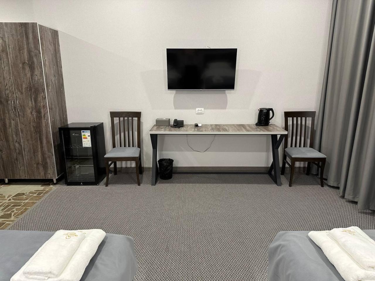 Grand Way Hotel تاراز المظهر الخارجي الصورة